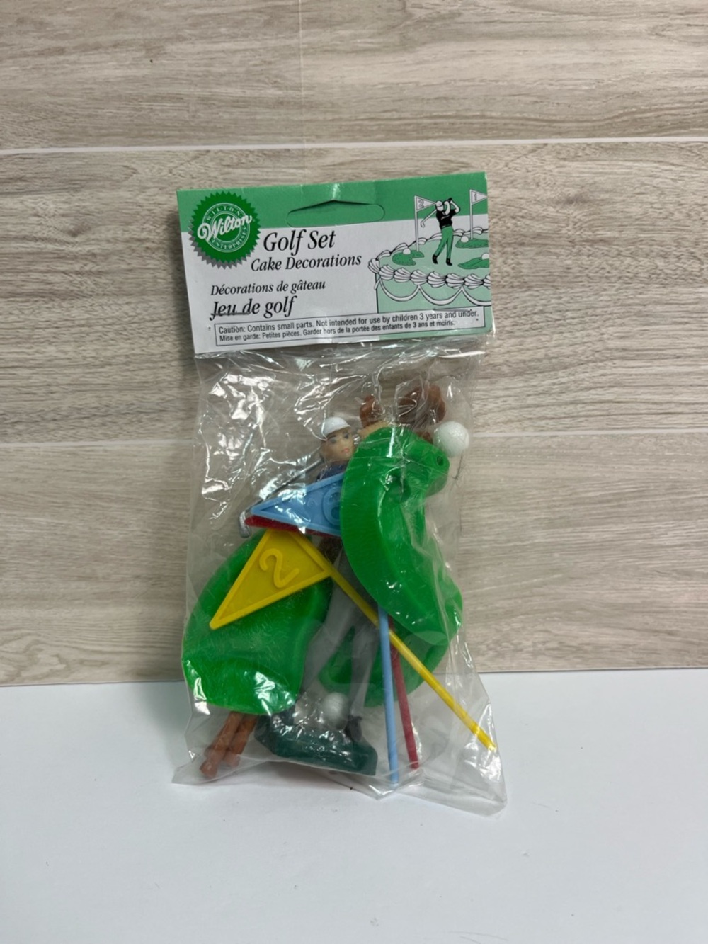 Wilton Golf Set Cake Decoration
Sealed Vintage 1991 has 13 pieces